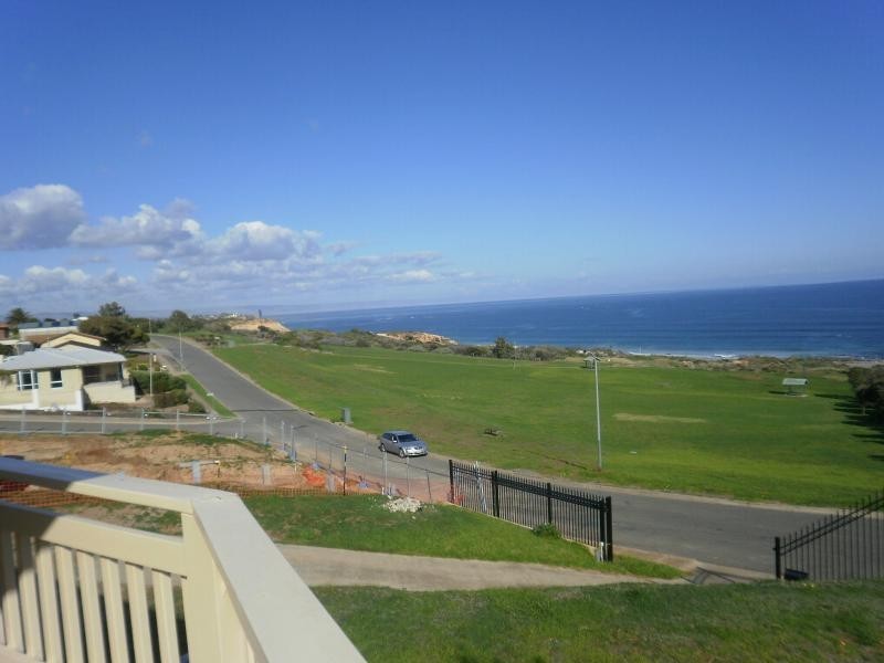 1 Tingira Drive, O’sullivan Beach SA 5166