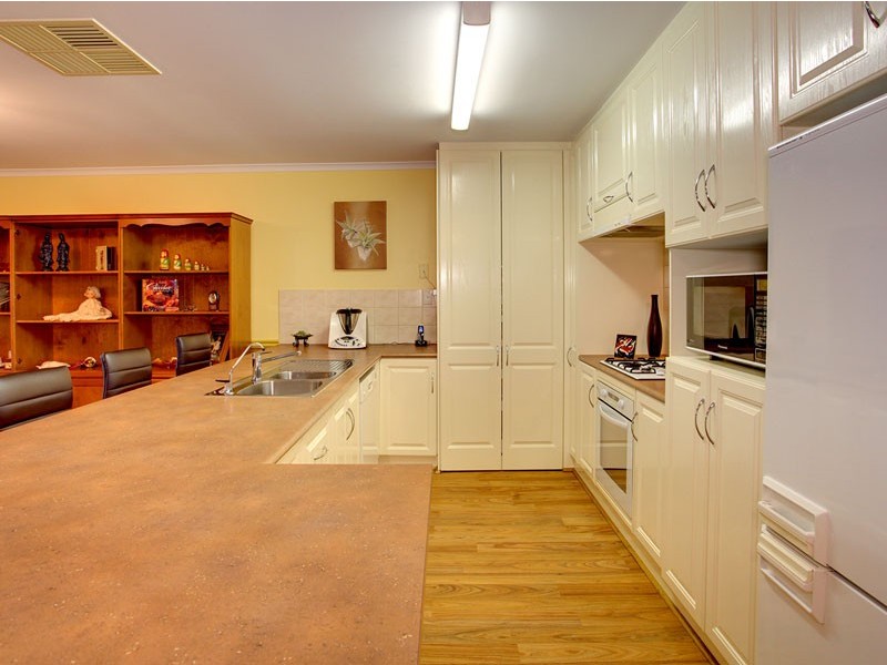 11 Bay Place, Woodcroft SA 5162