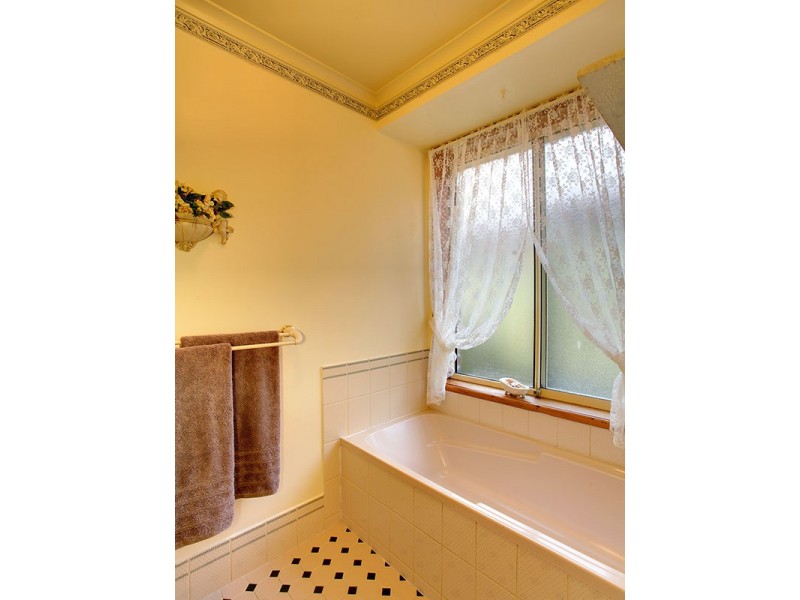 11 Bay Place, Woodcroft SA 5162