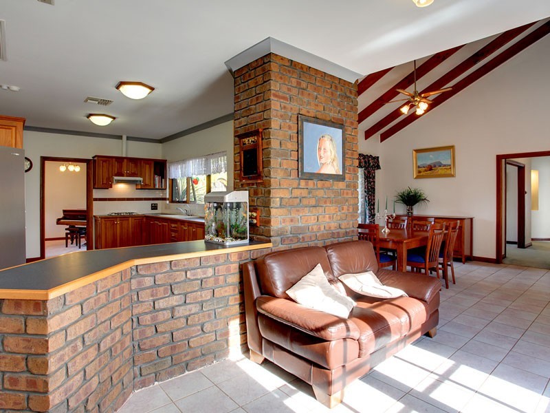 22 Valley View Drive, Mclaren Vale SA 5171