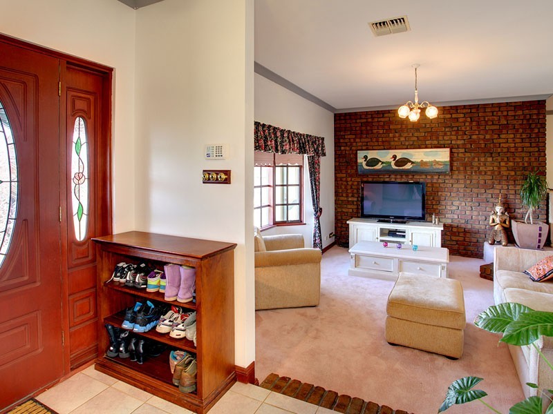 22 Valley View Drive, Mclaren Vale SA 5171