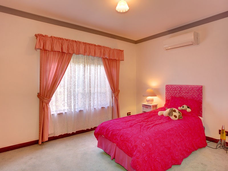 22 Valley View Drive, Mclaren Vale SA 5171