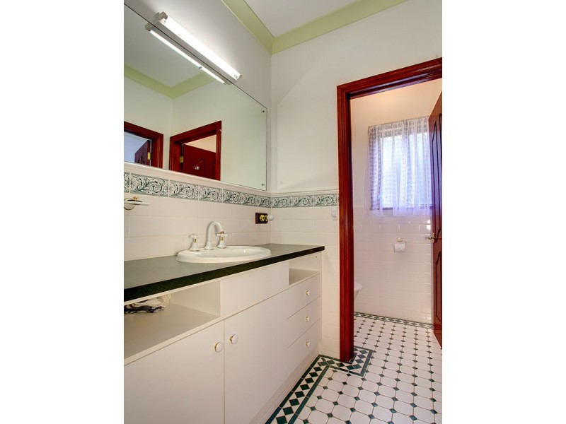 22 Valley View Drive, Mclaren Vale SA 5171