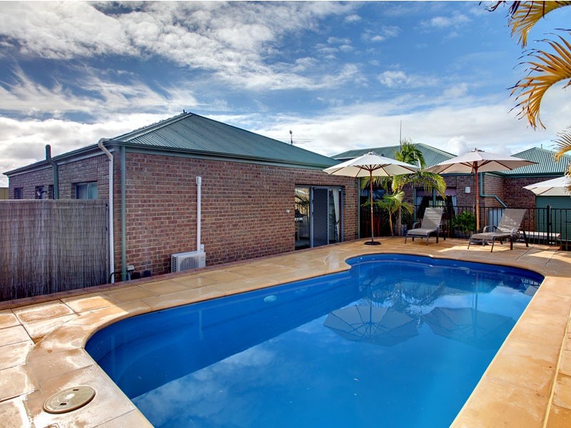 22 Valley View Drive, Mclaren Vale SA 5171