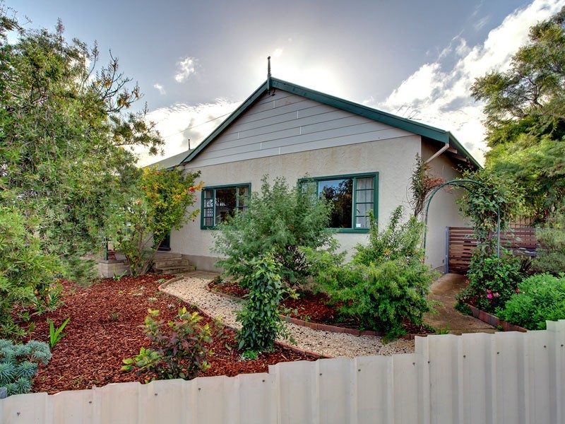 27 Deemster Avenue, Christies Beach SA 5165