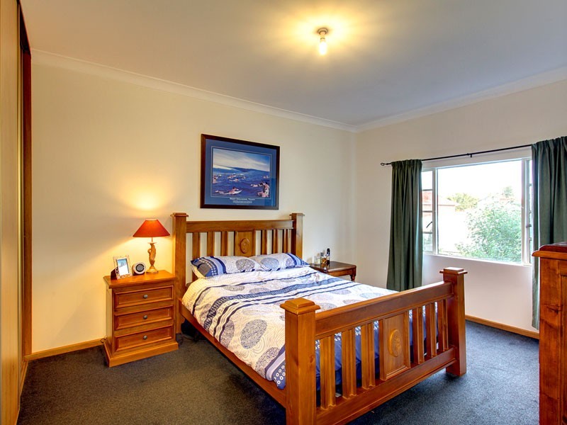 27 Deemster Avenue, Christies Beach SA 5165