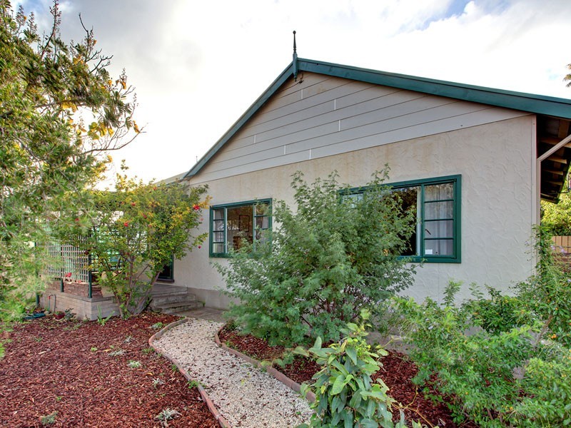 27 Deemster Avenue, Christies Beach SA 5165