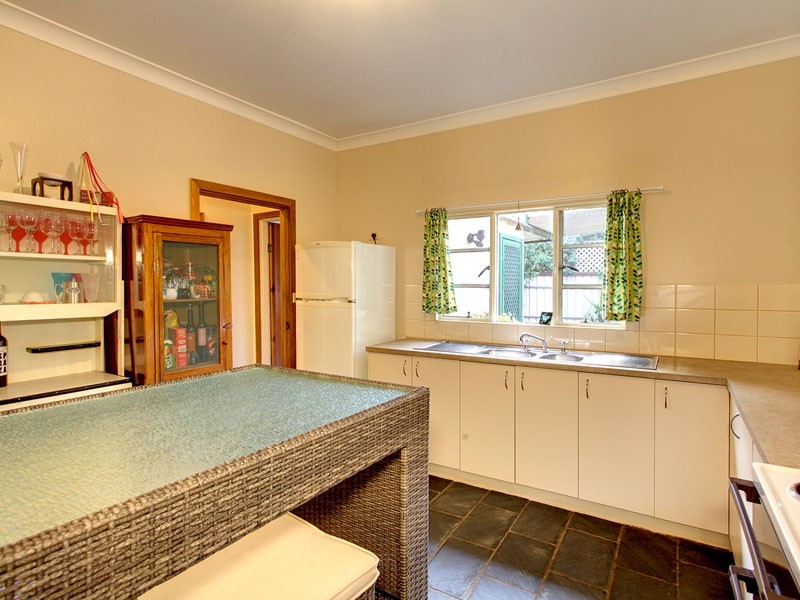 27 Deemster Avenue, Christies Beach SA 5165
