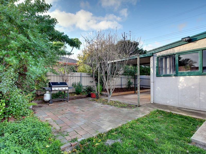 27 Deemster Avenue, Christies Beach SA 5165