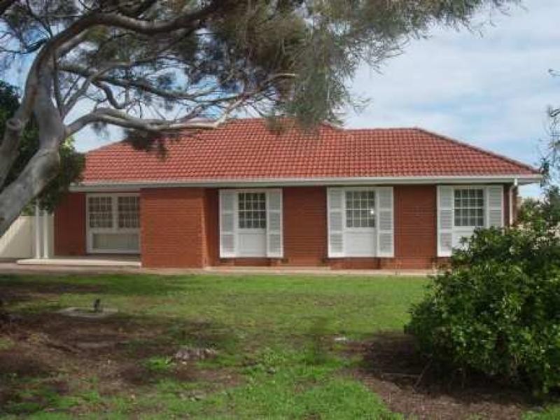 16 Elizabeth Road, Christie Downs SA 5164