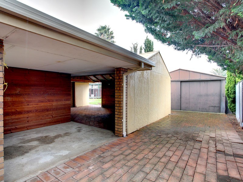 37 Sherebrooke Boulevard, Woodcroft SA 5162