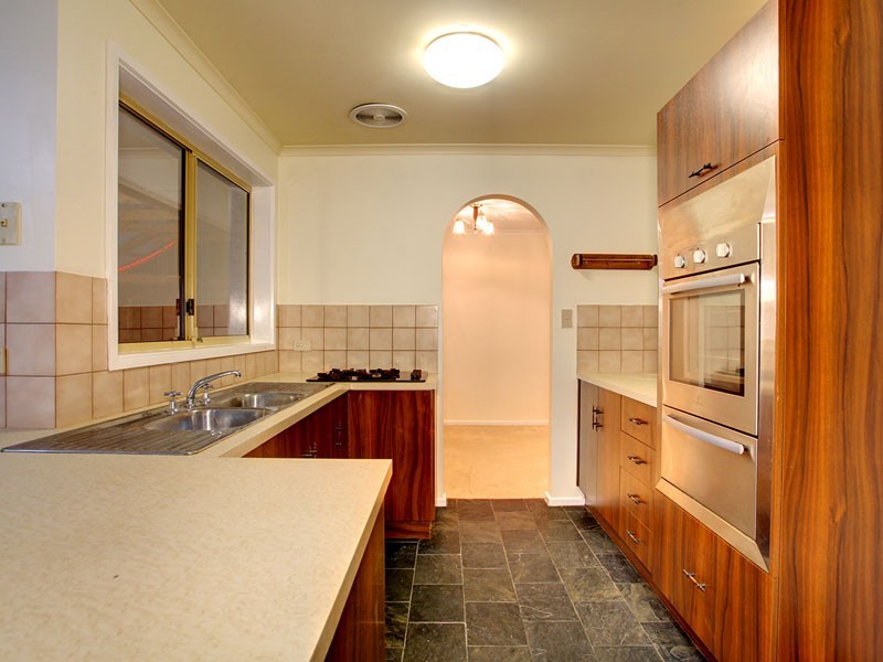 37 Sherebrooke Boulevard, Woodcroft SA 5162