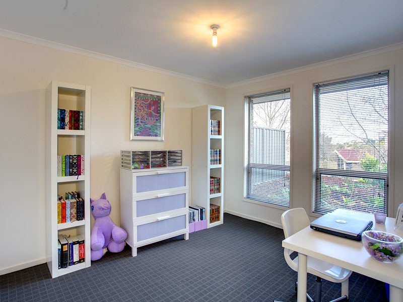 23 Scarvell Avenue, Trott Park SA 5158