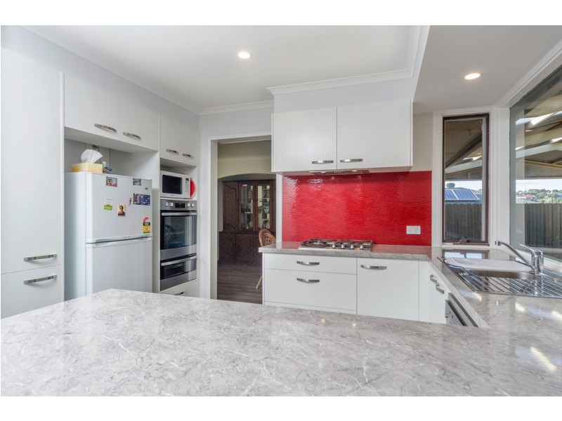 54 Vennachar Drive, Hallett Cove SA 5158