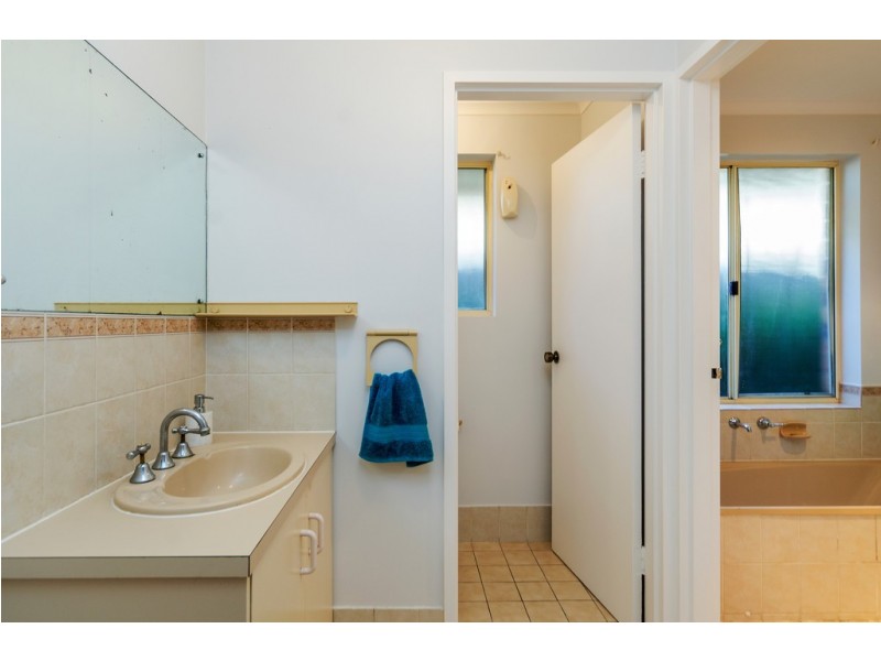 54 Vennachar Drive, Hallett Cove SA 5158