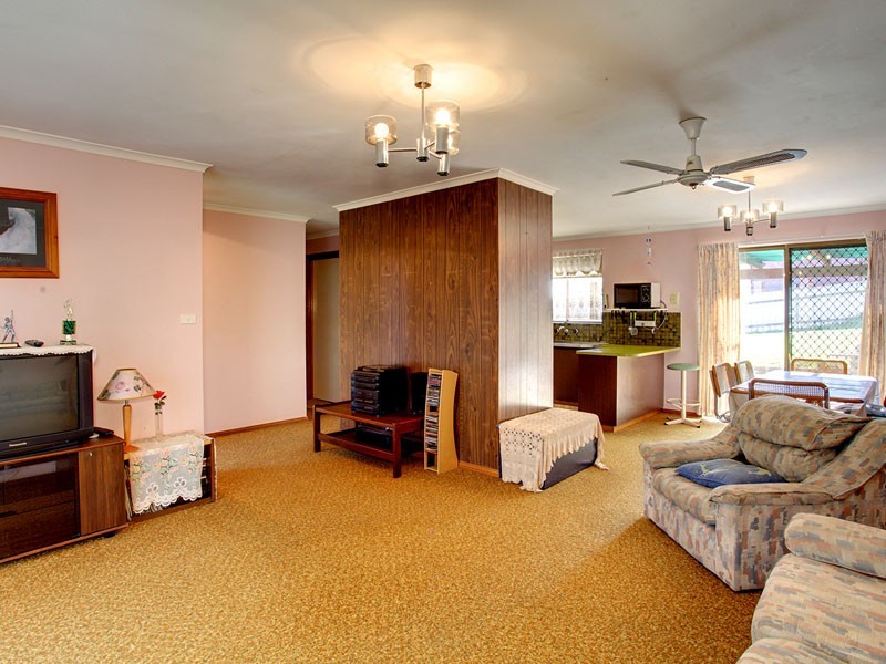 16 Manunda Way, Hallett Cove SA 5158