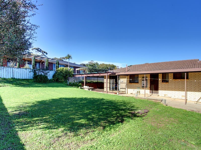 16 Manunda Way, Hallett Cove SA 5158