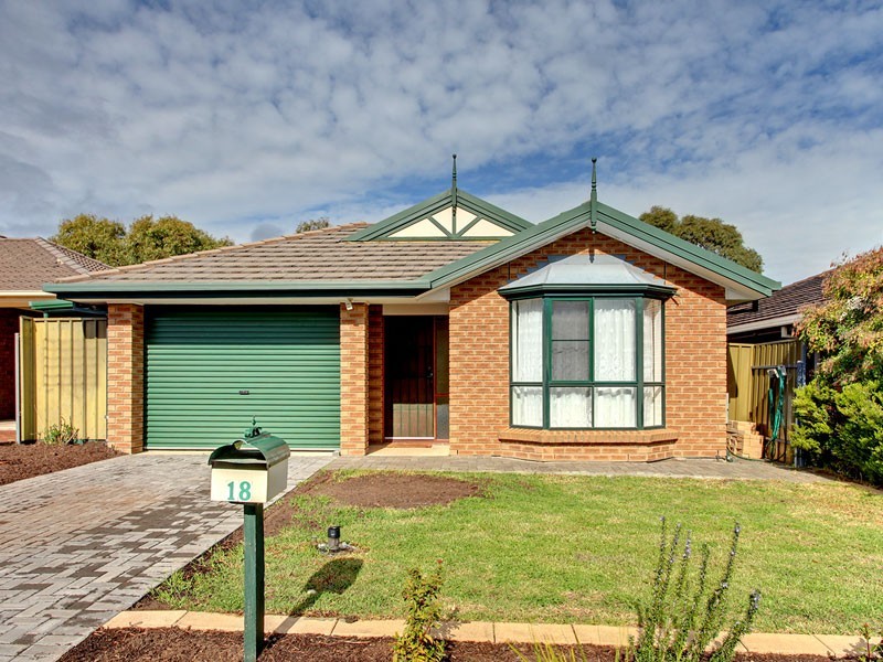 18 McCormack Crescent, Woodcroft SA 5162