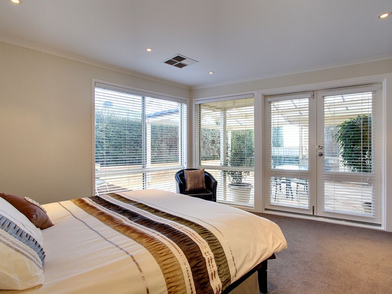 55 Tobin Crescent, Woodcroft SA 5162