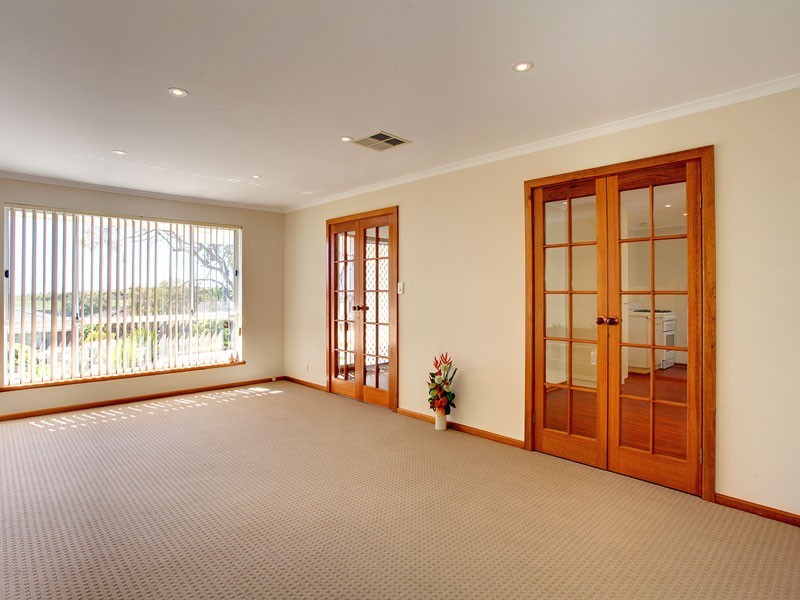 16 Woodsmans Copse, Hallett Cove SA 5158