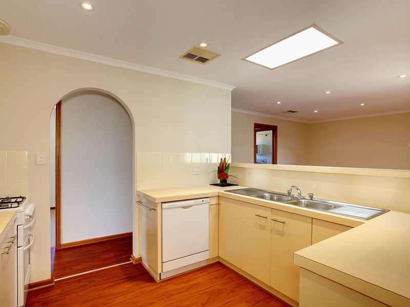 16 Woodsmans Copse, Hallett Cove SA 5158