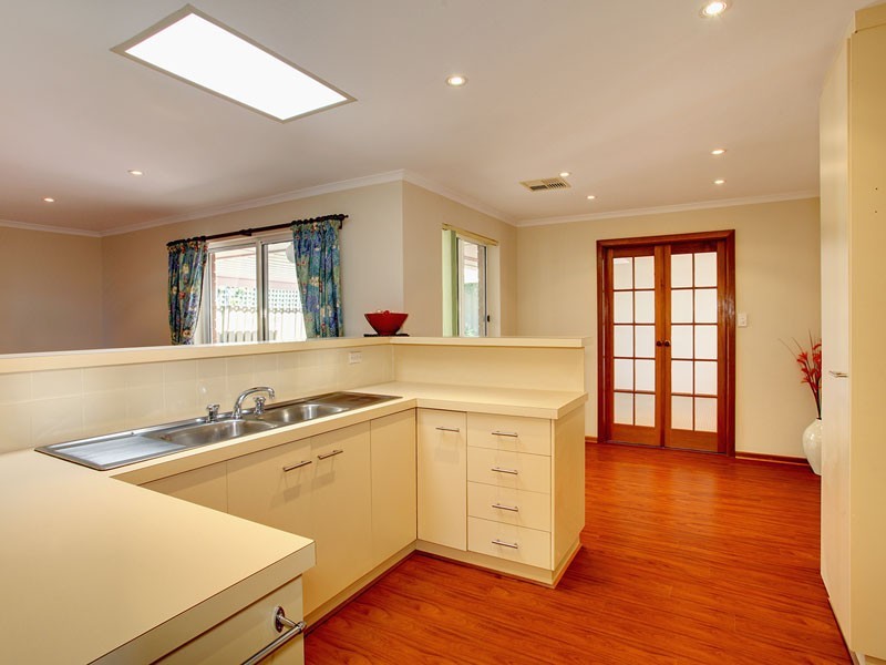 16 Woodsmans Copse, Hallett Cove SA 5158