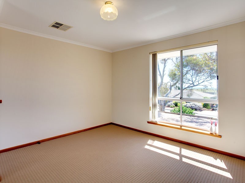 16 Woodsmans Copse, Hallett Cove SA 5158