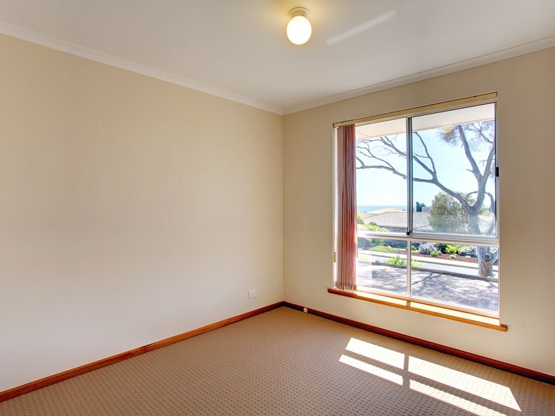 16 Woodsmans Copse, Hallett Cove SA 5158