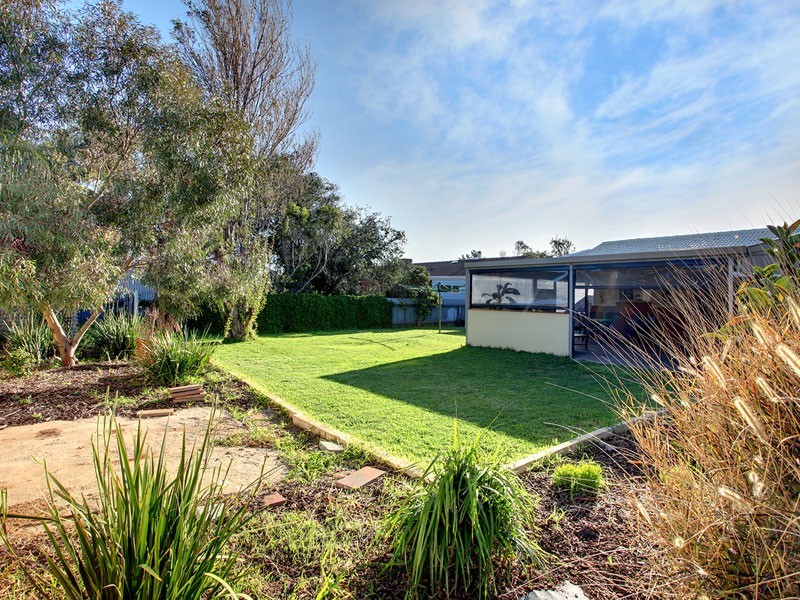 42 Kalgoorlie Avenue, Port Noarlunga South SA 5167