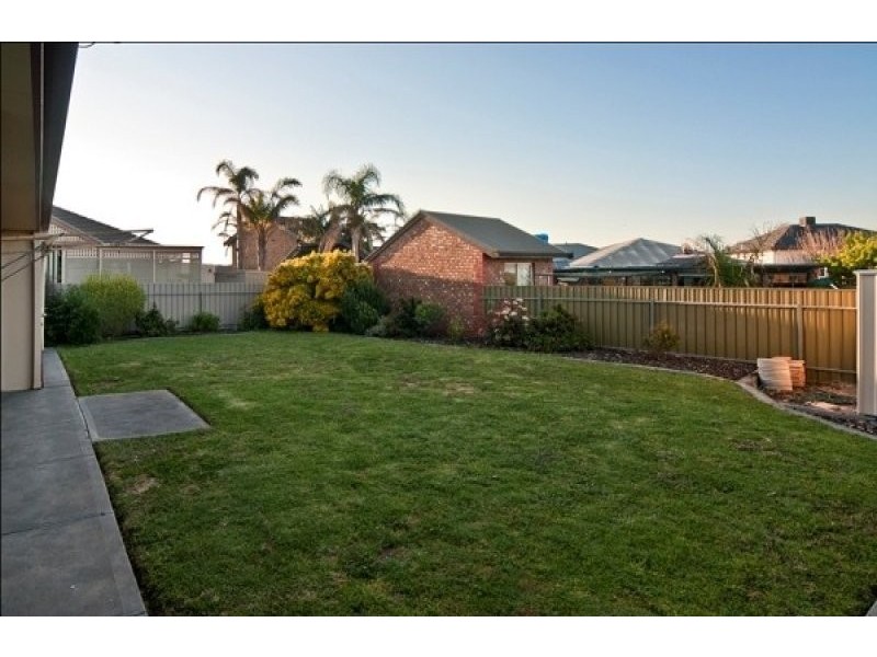 19 Livermead Way, Moana SA 5169