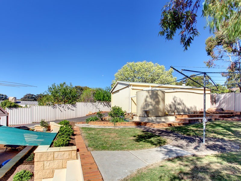 8 Salerno Court, Woodcroft SA 5162