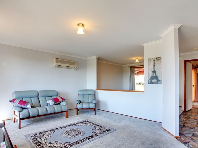 8 Salerno Court, Woodcroft SA 5162