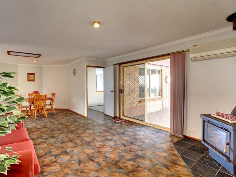 8 Salerno Court, Woodcroft SA 5162