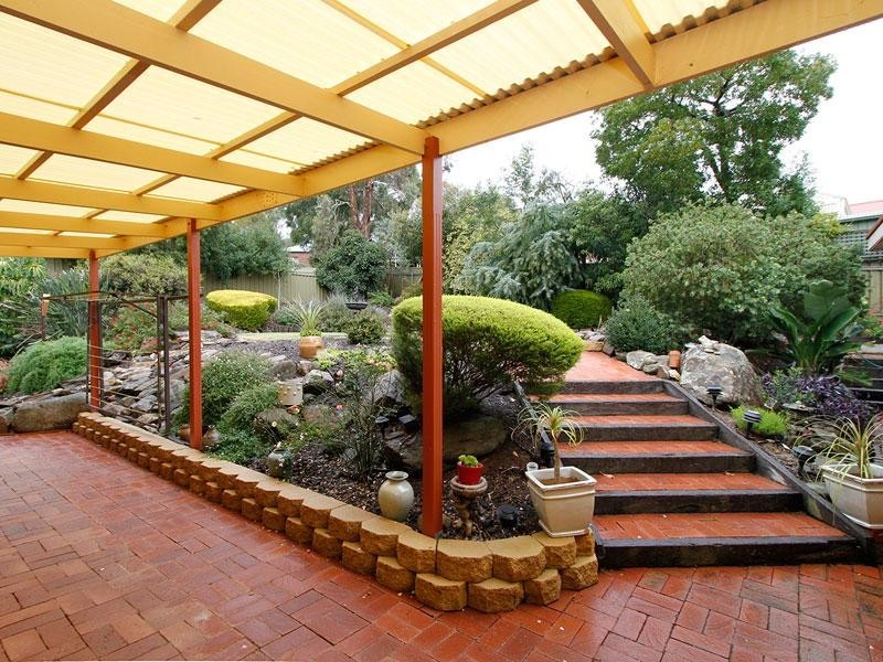 15 Lotus Drive, Aberfoyle Park SA 5159