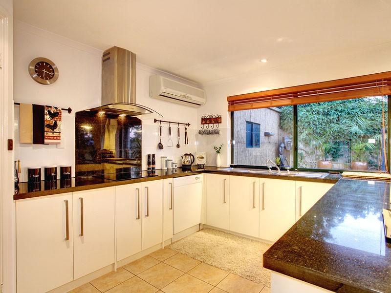 73 Valley View Drive, Mclaren Vale SA 5171