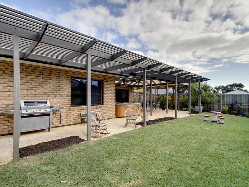 1 Nicholl Avenue, Aldinga Beach SA 5173