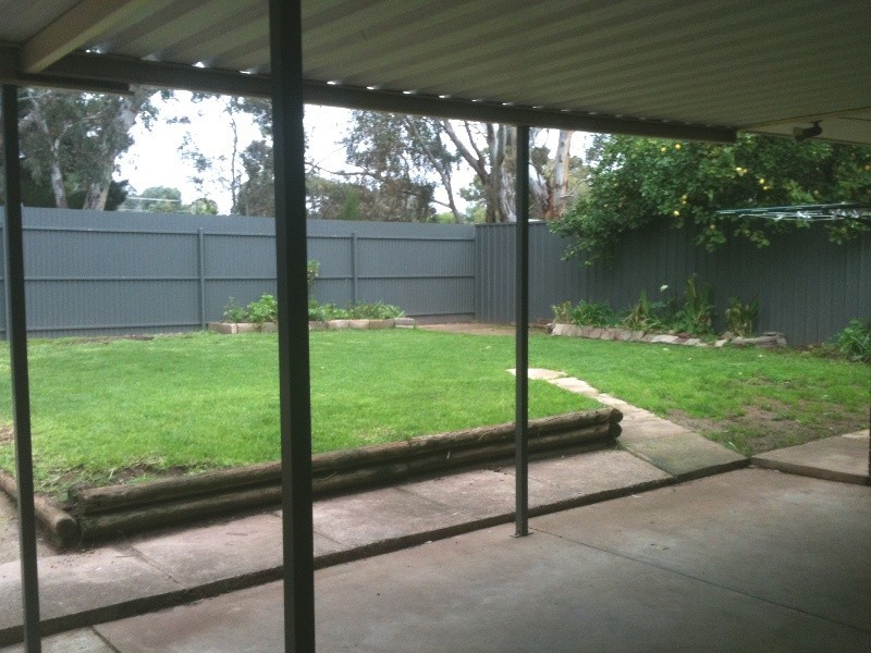 33 Arnold Drive, Hackham SA 5163