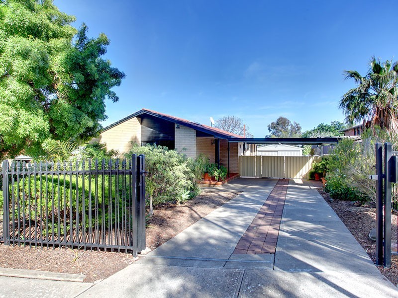 13 Valerian Court, Christie Downs SA 5164