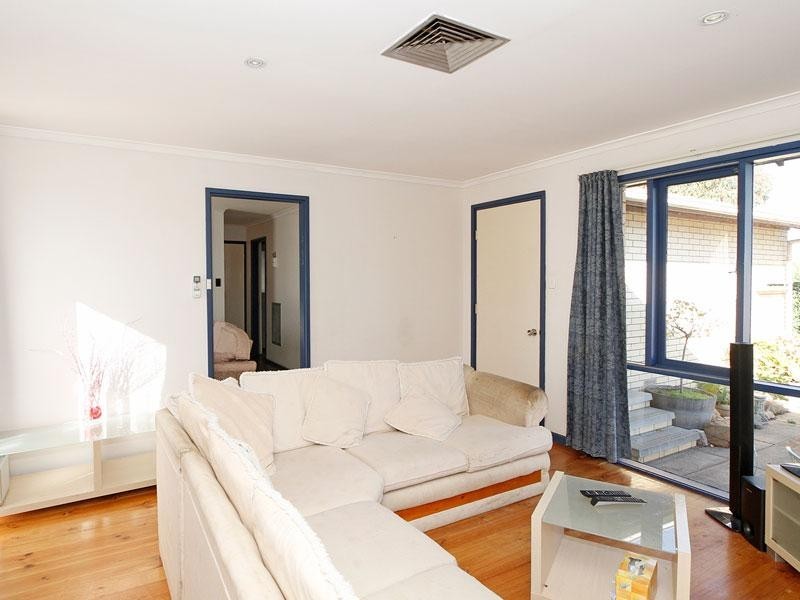 27 Narvik Crescent, Hackham West SA 5163