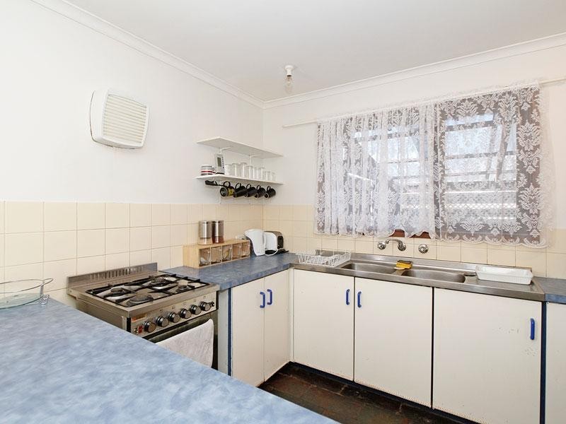 27 Narvik Crescent, Hackham West SA 5163