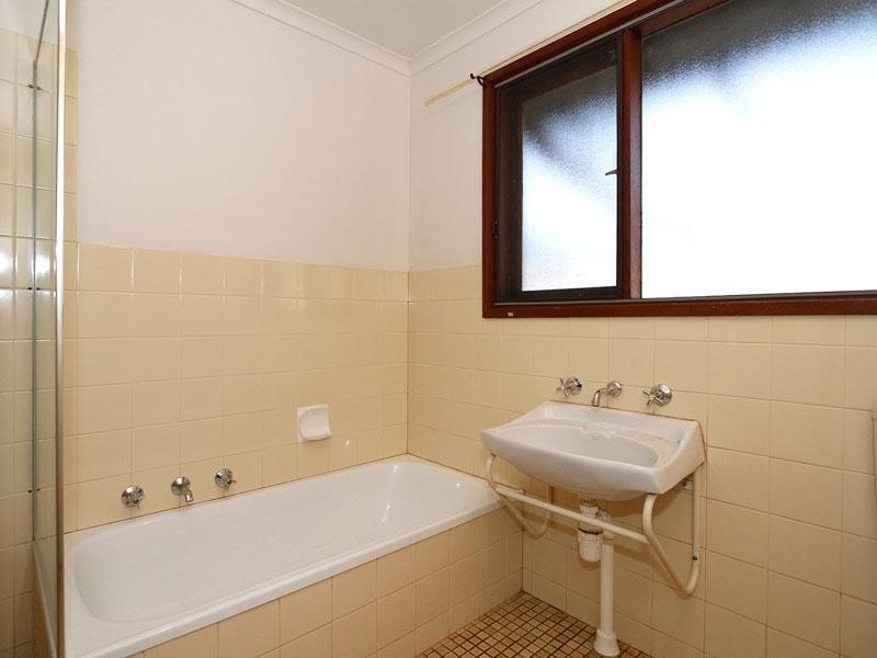 27 Narvik Crescent, Hackham West SA 5163