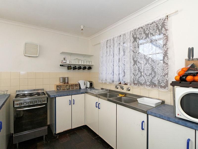 27 Narvik Crescent, Hackham West SA 5163