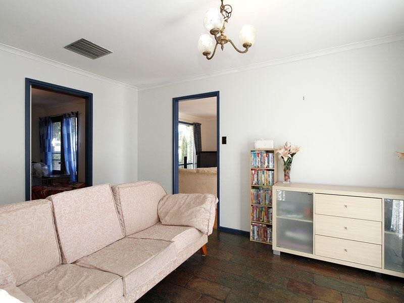 27 Narvik Crescent, Hackham West SA 5163