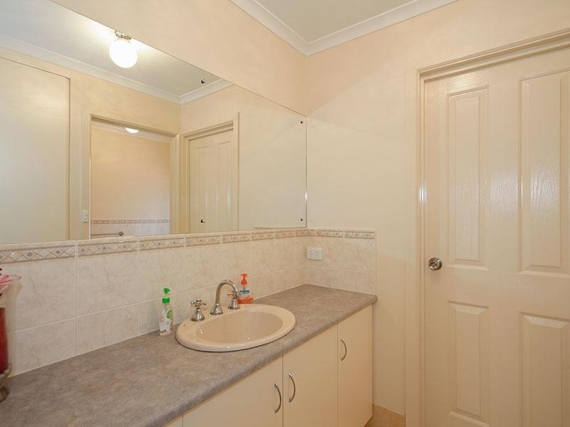 22 Kari Crescent, Huntfield Heights SA 5163