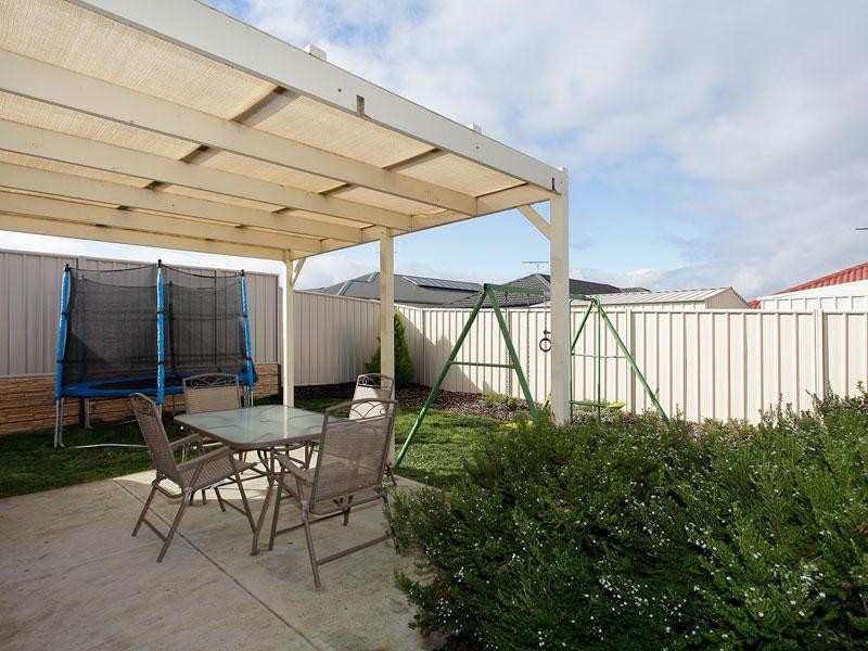 22 Kari Crescent, Huntfield Heights SA 5163