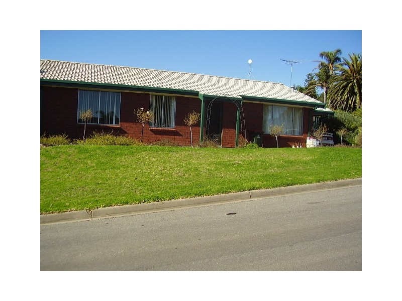 26 Featherstone Drive, Huntfield Heights SA 5163