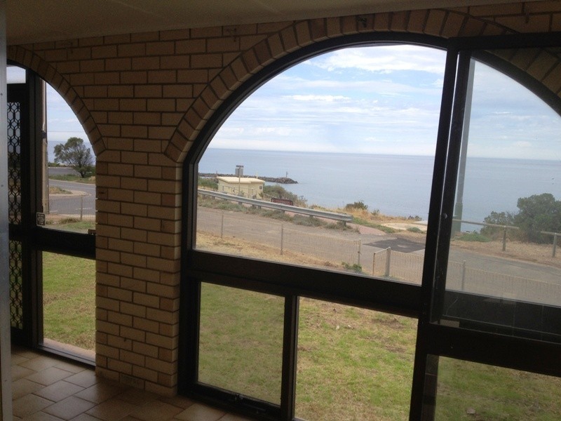 3 Mentone Parade, O’sullivan Beach SA 5166