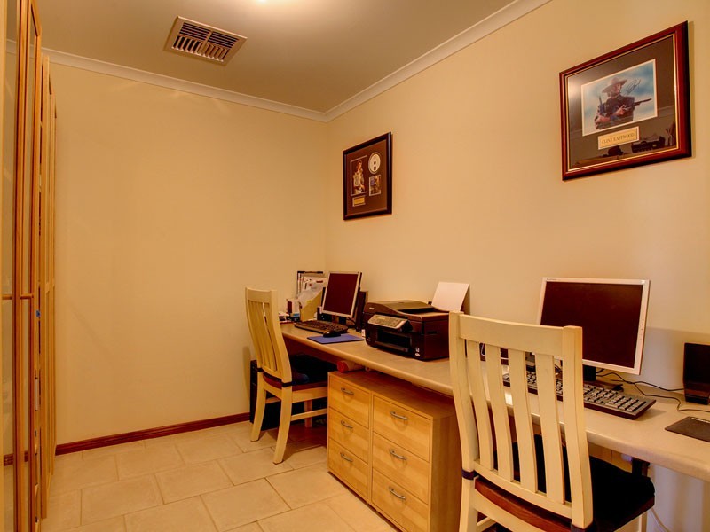 21 Gilligan Grove, Mclaren Flat SA 5171