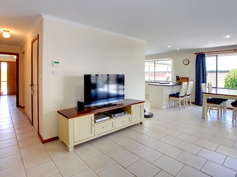 21 Gilligan Grove, Mclaren Flat SA 5171