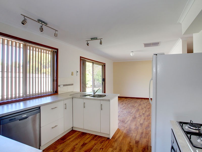 30 Lantern Drive, Seaford Rise SA 5169